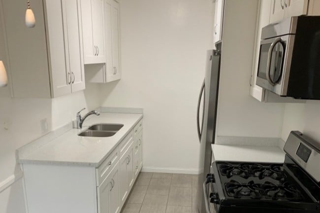 Building Photo - 8270 Norton Ave Unit 1 Rental