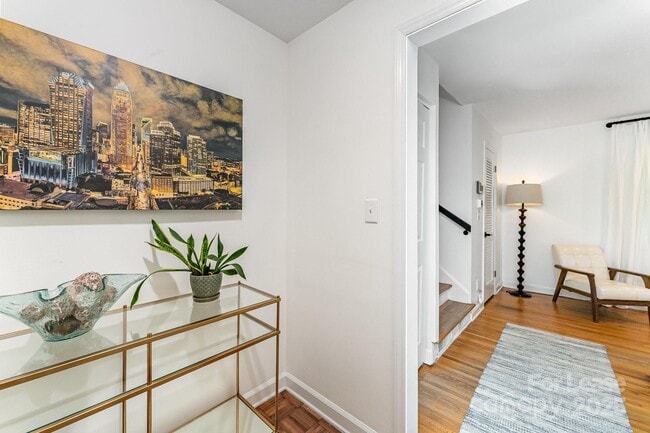 Photo - 4014 Sulkirk Rd