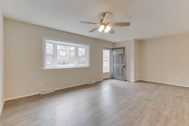 Photo - 213 Clemwood Pkwy