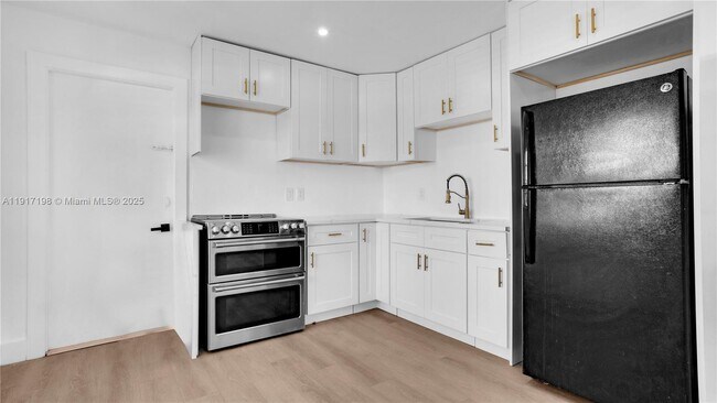 Photo - 32 SW 9th St Unit 1