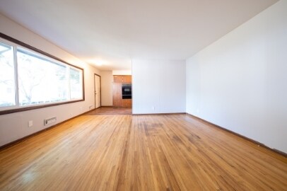 Photo - 842 25th Ave SE