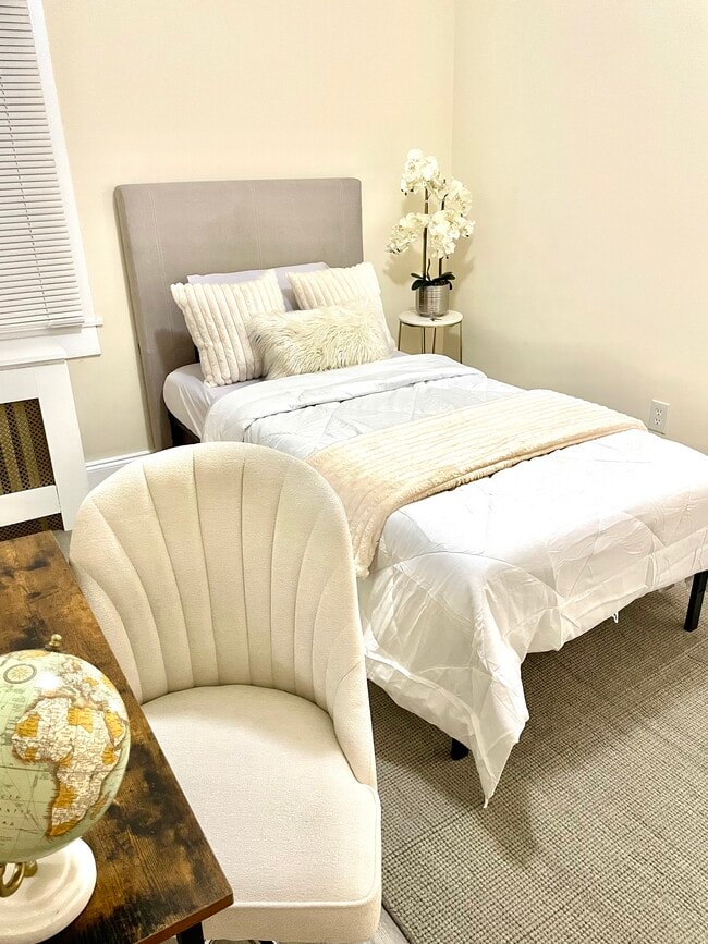 Photo - 2843 Woodbrook Ave