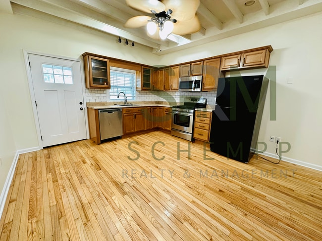 Photo - 570 Lilly Ave