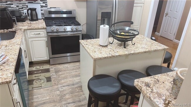 Building Photo - 228 N 7th Ave Unit 1