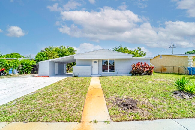 Building Photo - 1415 W Broward St Rental