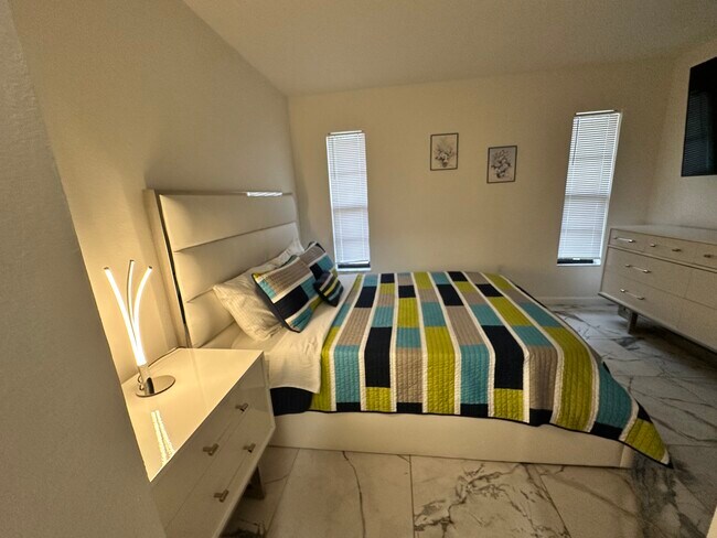 Photo - 188 Boundary Blvd