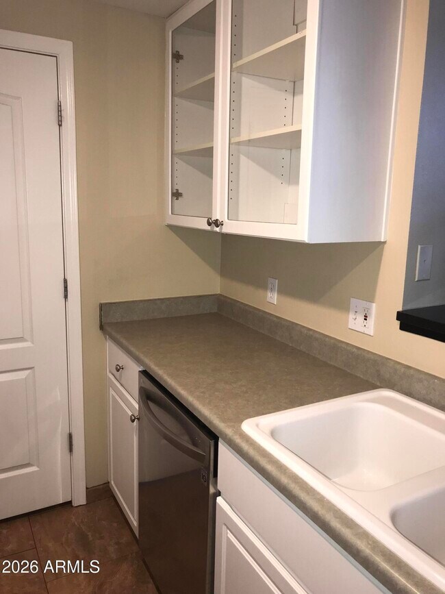 Photo - 1701 E Colter St Unidad 460