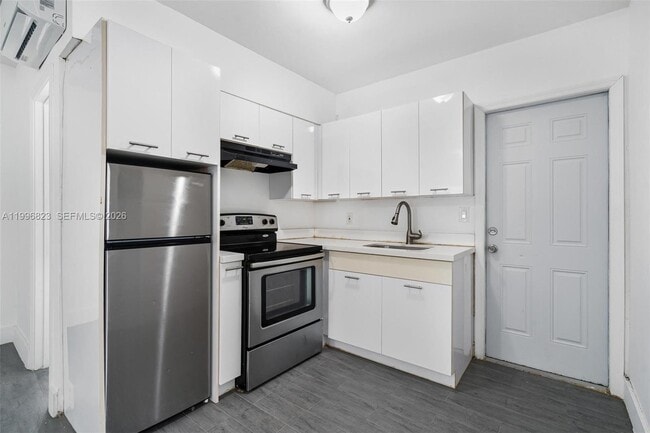 Photo - 730 NE 128th St Unidad 9