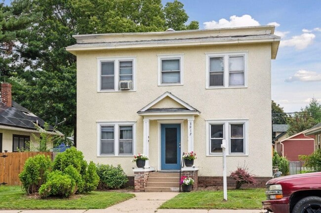 Photo - 3912 Thomas Ave N Unidad The Thomas 2