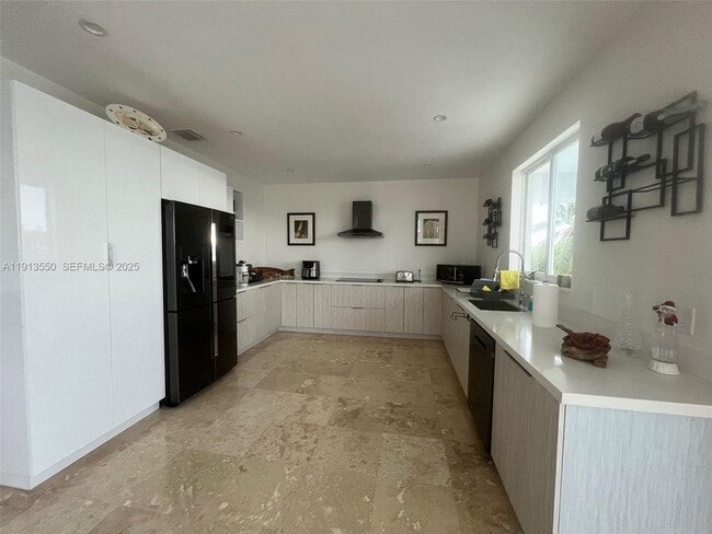 Photo - 4 Pelican Rd