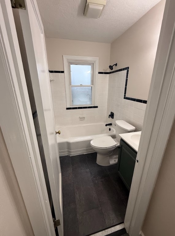 Photo - 215 Derhake Rd