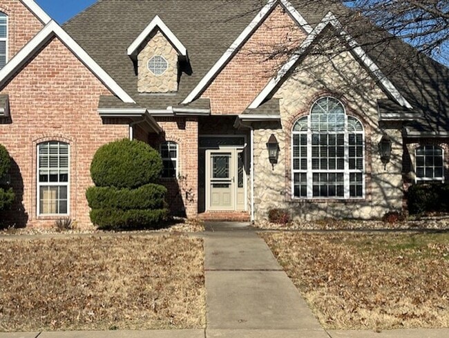 Photo - Prime Location 4 Bedroom 3 1/2 bath 2 garages!