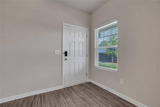 Photo - 2104 Irvin Ct