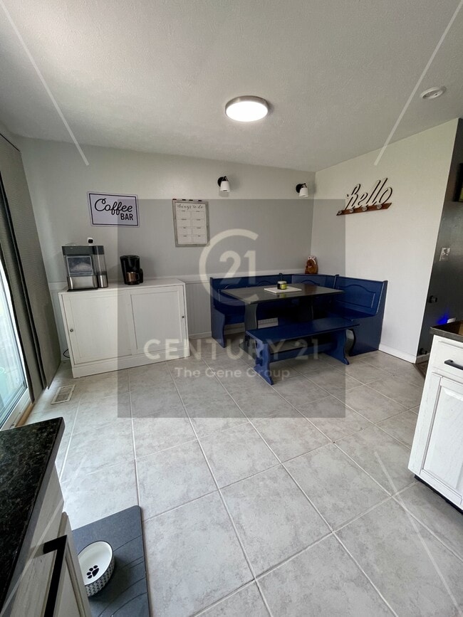 Photo - 5051 Bluffview Dr