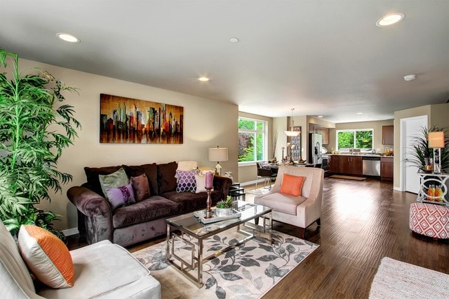 Photo - 20005 Poplar Way