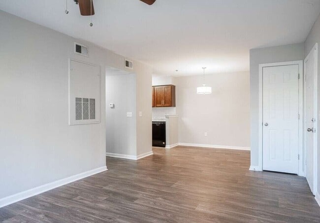 Photo - Riverwood Park Apartments