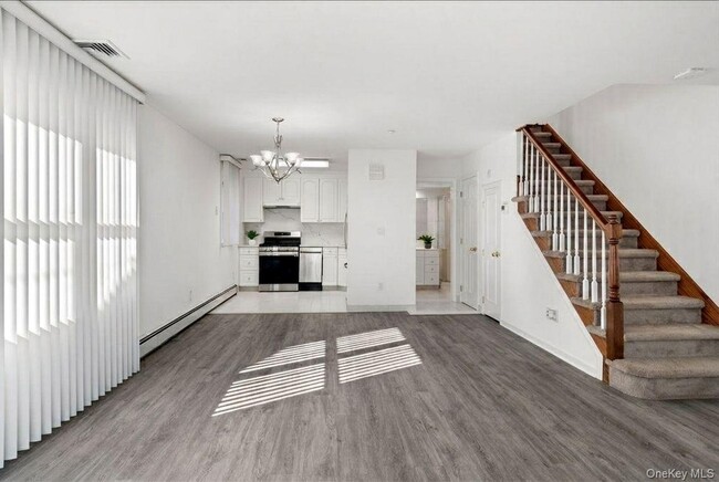 27 Woodside Ave Unit B