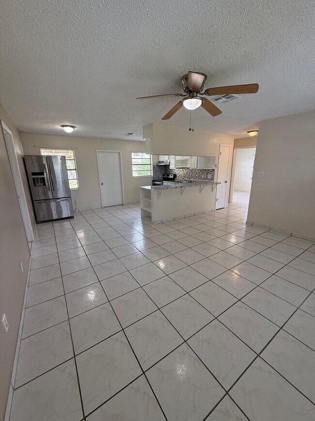 Photo - BUENAVENTURA LAKES - 2 BEDROOM, 2 BATHROOM HOUSE