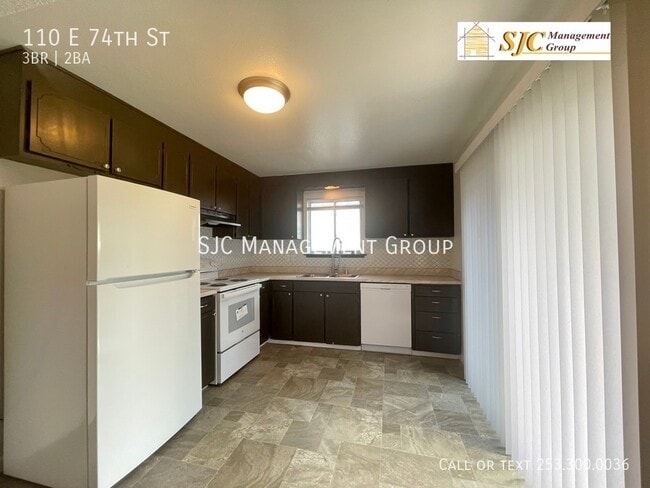Photo - 110 E 74th St