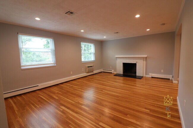 Photo - 72 Louise Rd Townhome