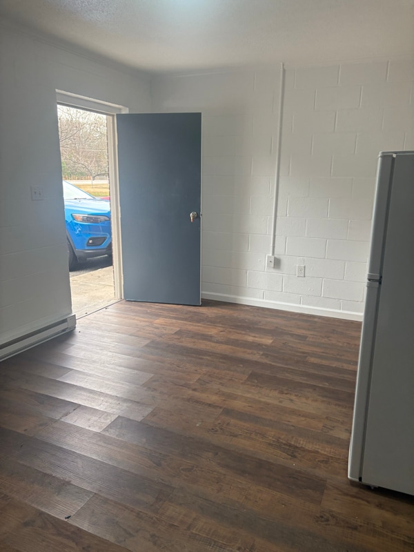 Building Photo - 601 N Main St