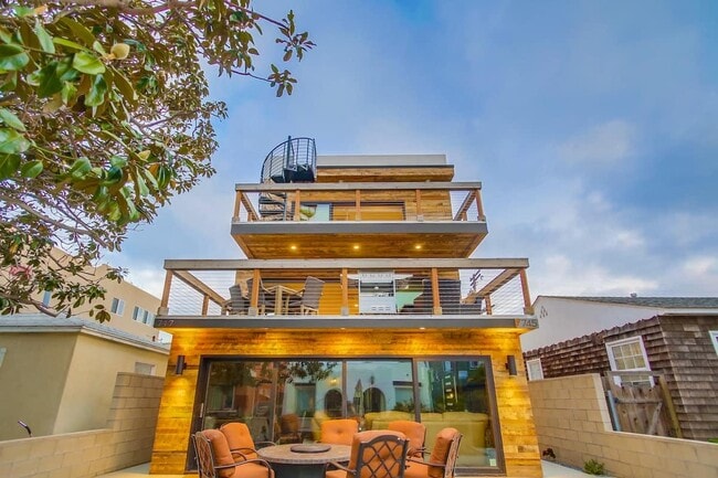 Photo - 747 Island Ct Casa