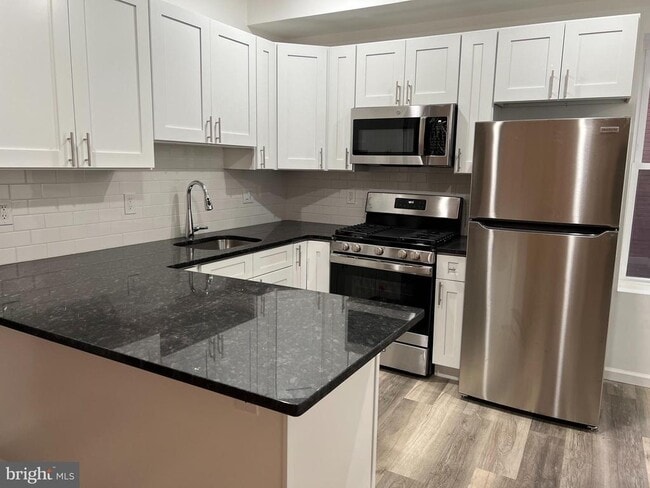 Photo - 2814 Master St Unit B