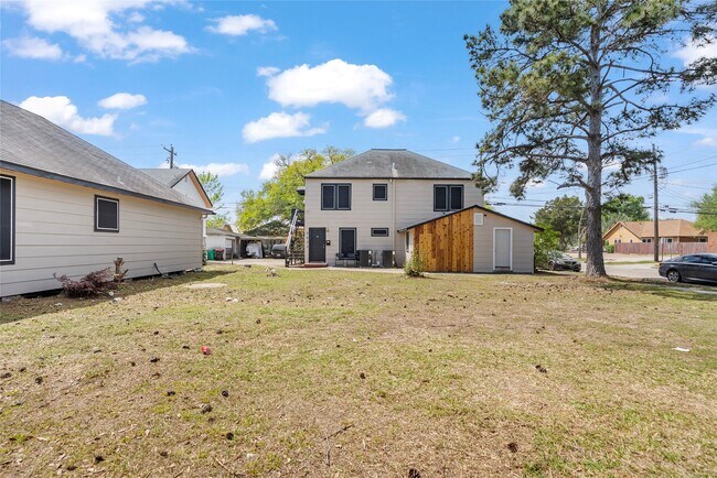 Photo - 2629 W Main St