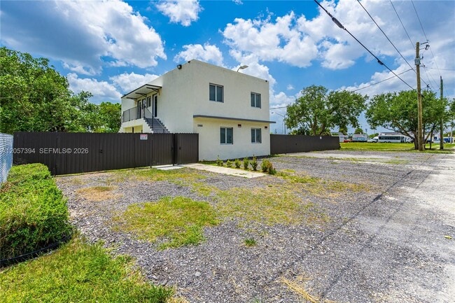 Building Photo - 21845 Goulds Ave Unit 102