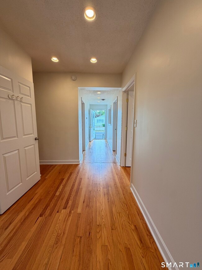 Photo - 154 Hemingway Ave