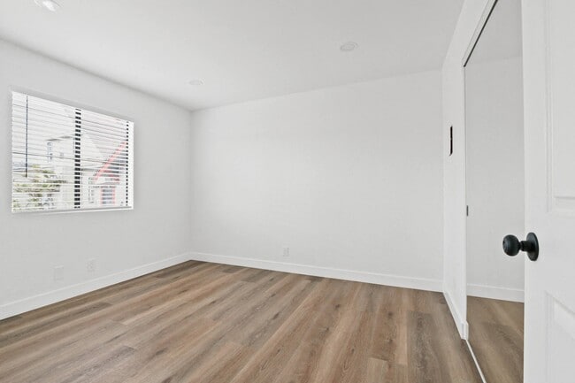 Photo - 525 W. 8th St.