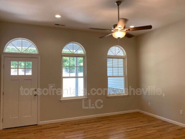 Photo - 31 John Halford Ct