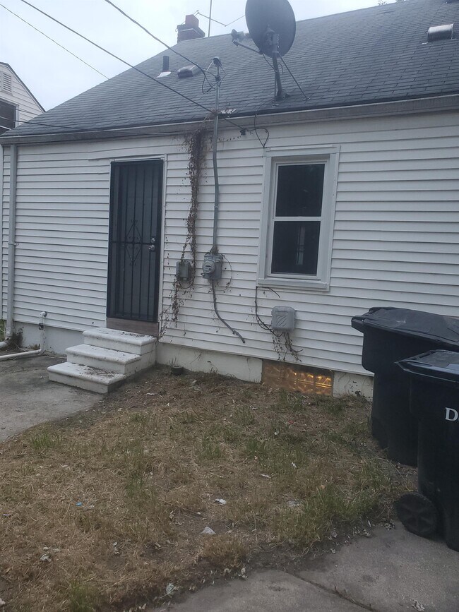 Photo - 18530 Plainview Ave