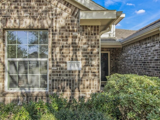 Building Photo - 13301 Baron Hill Ln