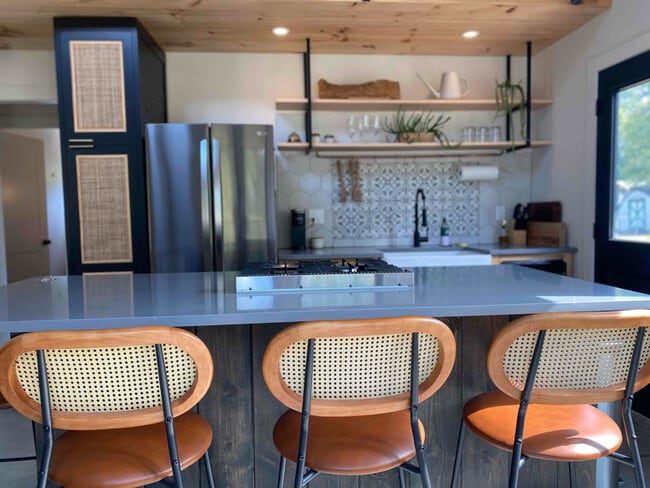 Photo - 575 Sullens Rd