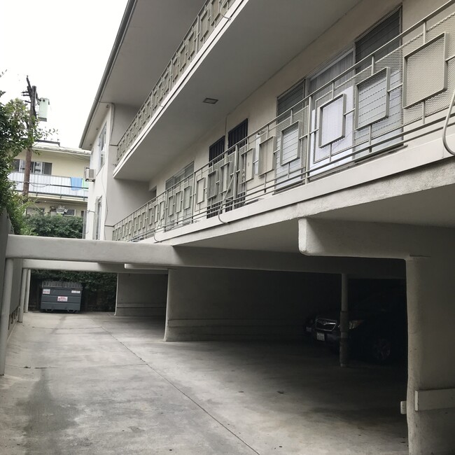 garage - 7526 Fountain Ave Unit 1