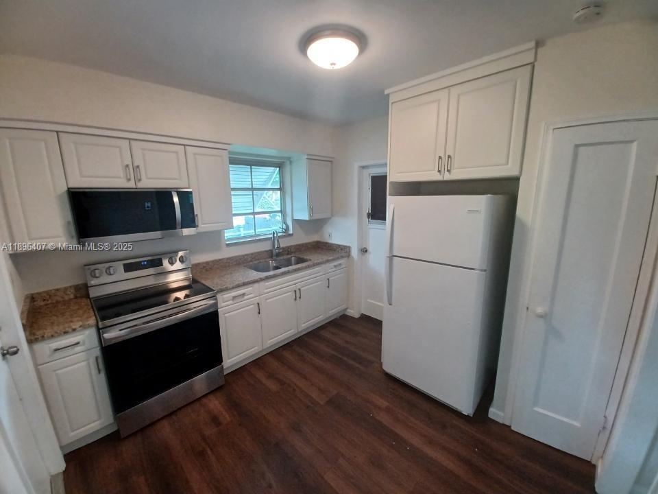 Photo - 3670 SW 20th St