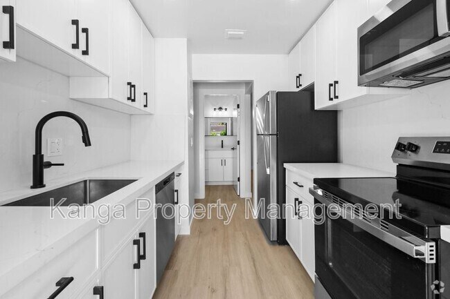 Building Photo - 800 Tropic Blvd Unit D Rental