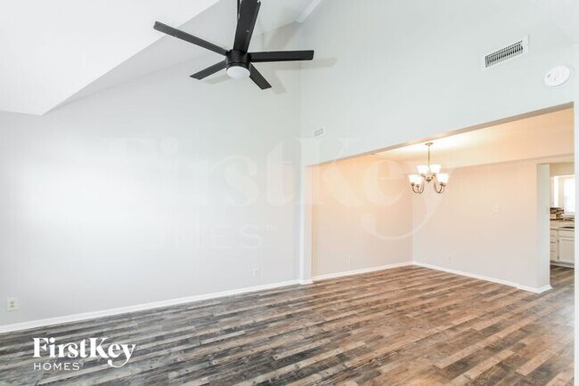 Photo - 7827 Red Sunset Way