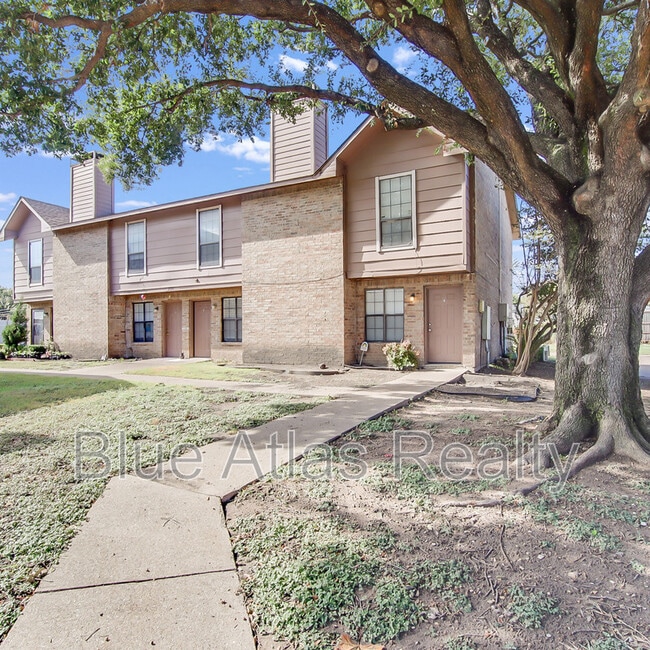 Building Photo - 2718 Wimbledon Ct