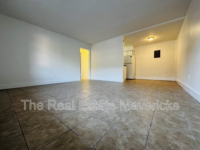 Building Photo - 925 Shallowford Rd Rental