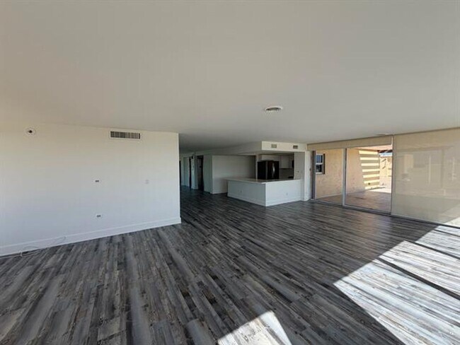 Photo - 2000 NE 135th St Unit 2000 NE 135th Street St # Ph