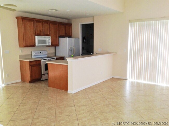Photo - 2085 SE Avon Park Dr
