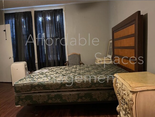 Photo - 160 Lamar St