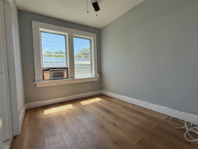 Photo - 1621 Van Buren St Unit 7