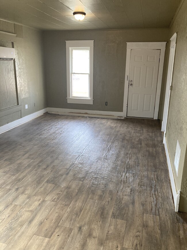 Living Room - 1031 N Jefferson St