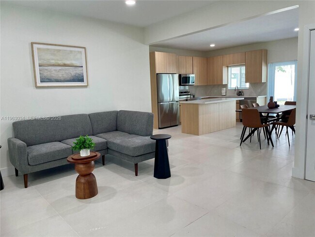 5352 Orduna Dr