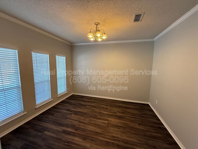 Photo - 6715 91st St