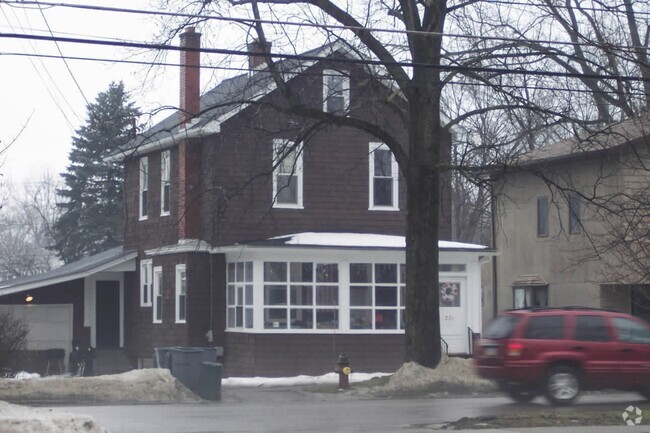 Building Photo - 226 Meadville St Unit 1st floor Rental