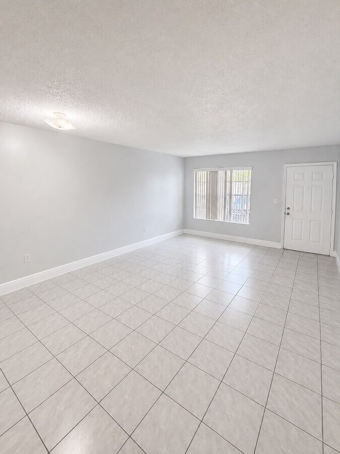 Photo - 271 NW 177th St